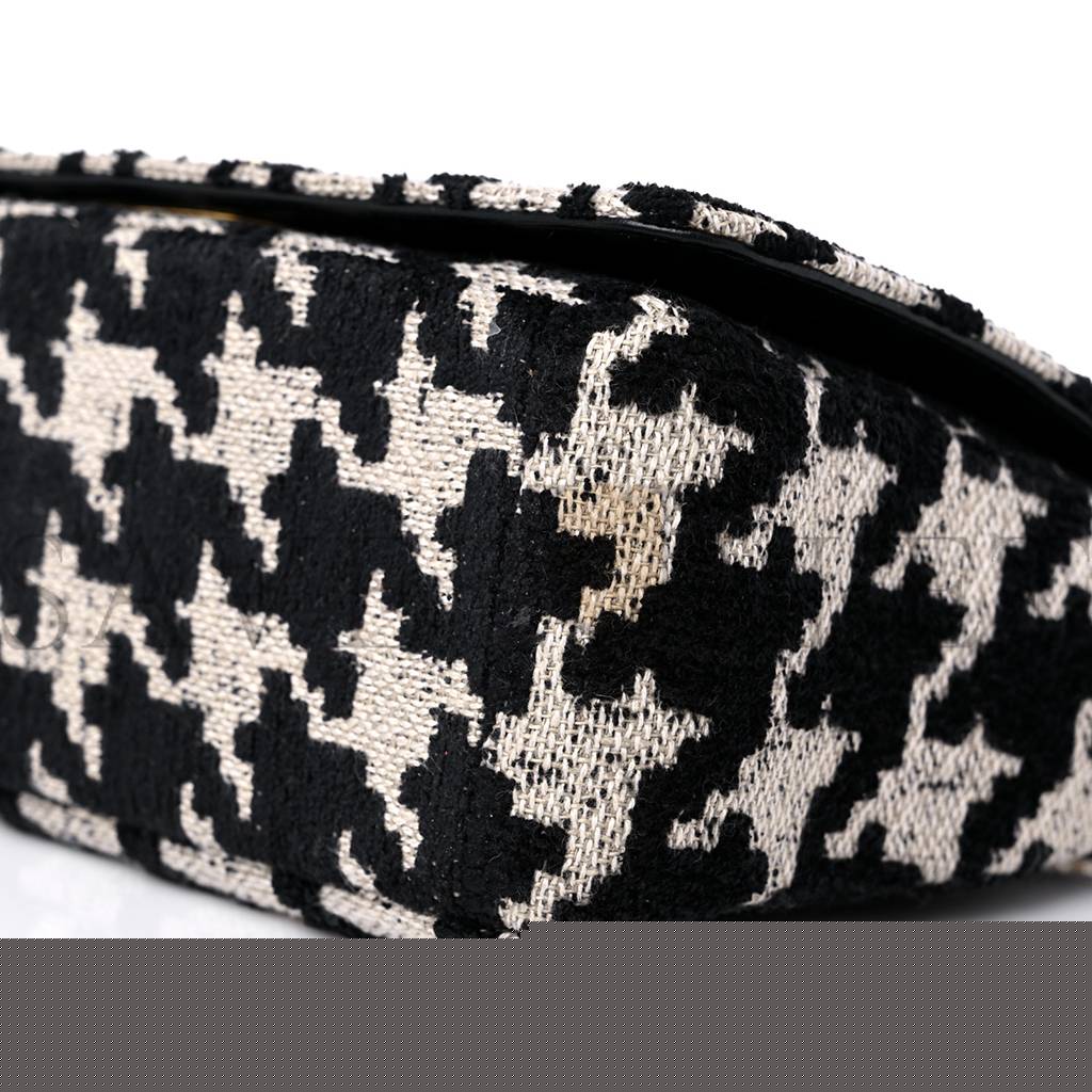 D*or technical canvas macro houndstooth medium caro bag black white (25*15*8.9cm)